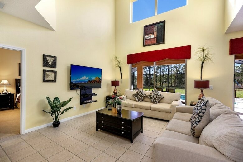 Stunning 6 Bed Home Overlooking Water With Private Pool