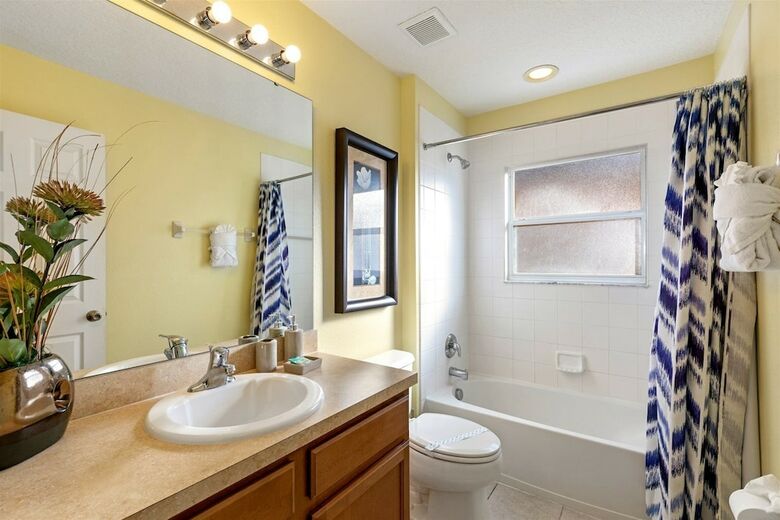 Stunning 6 Bed Home Overlooking Water With Private Pool
