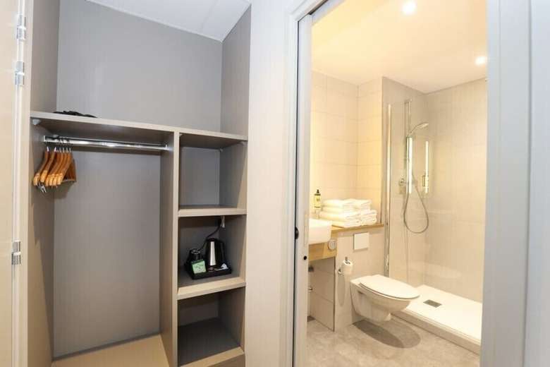 Hotel H�tel  La Capelle