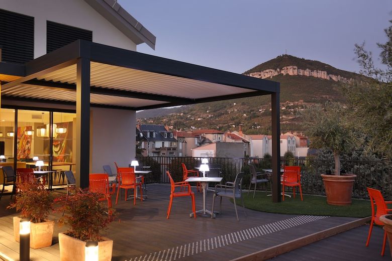 Hotel H�tel  La Capelle