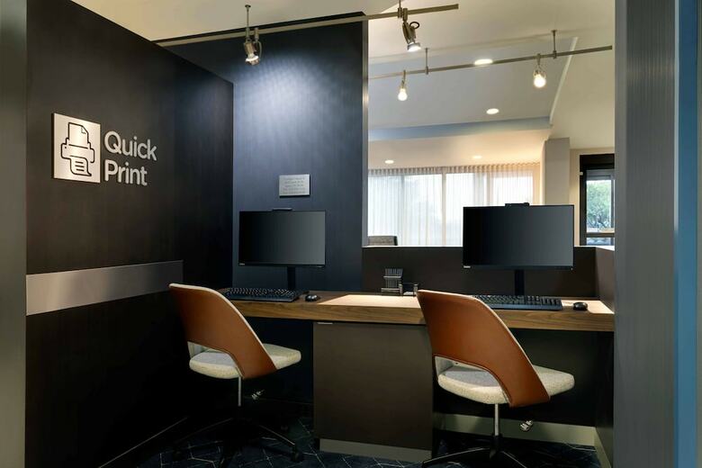 Hotel Courtyard By Marriott Austin South