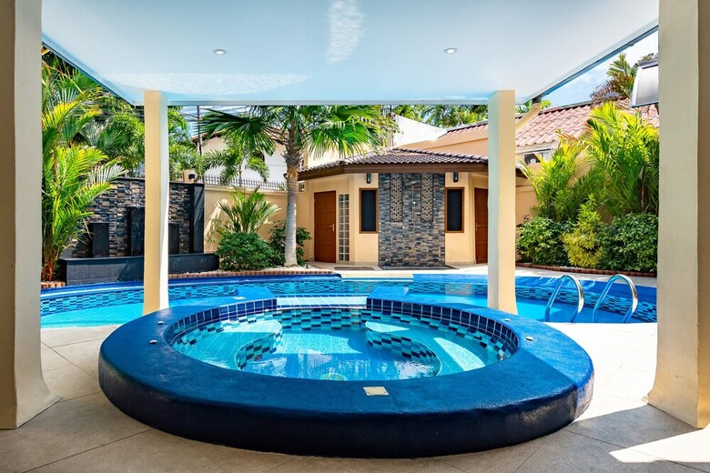 Luxury Pool Villa T1 Near Walking Street
