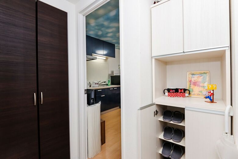 Sunny And Comfortable  Apartment 73