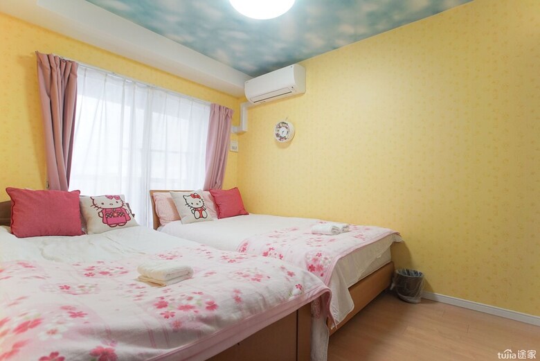 Sunny And Comfortable  Apartment 73