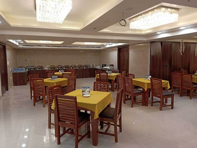 Hotel Clarks Collection Lucknow Gomti Nagar