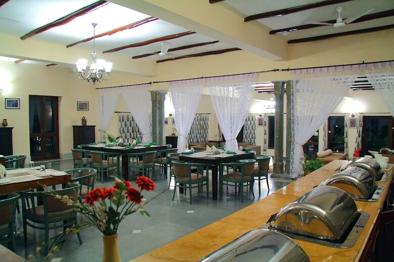 Hotel Jhadol Safari Resort