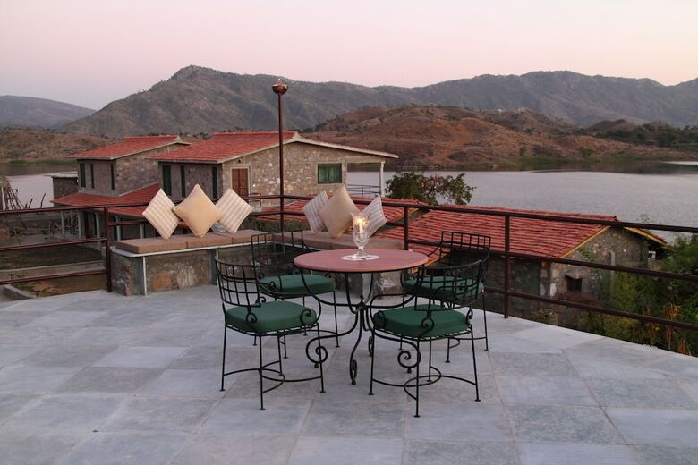 Hotel Jhadol Safari Resort