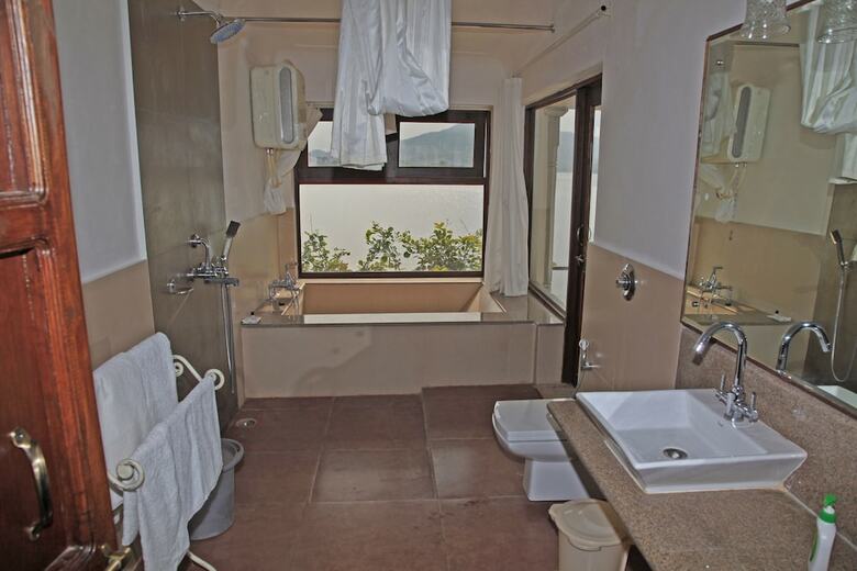 Hotel Jhadol Safari Resort