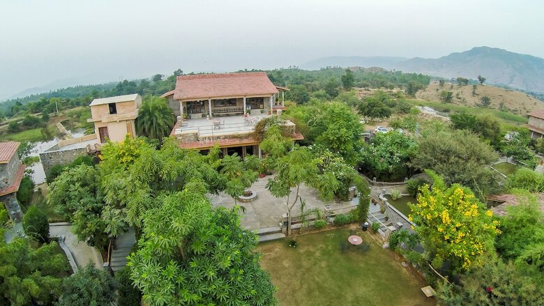 Hotel Jhadol Safari Resort