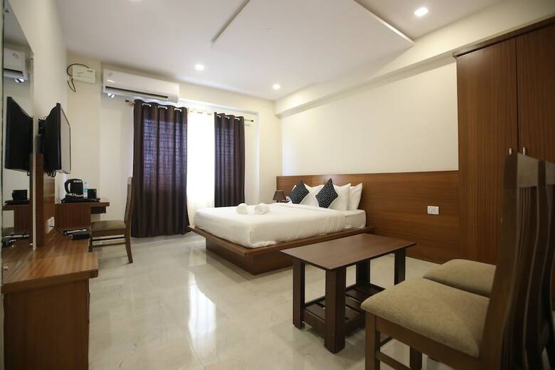 Hotel Anjani Suites