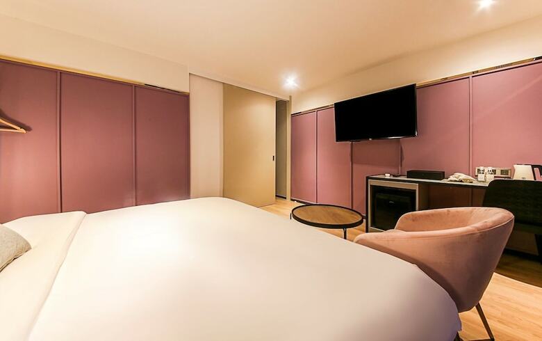 Brown Dot Hotel Nampo Chungmu