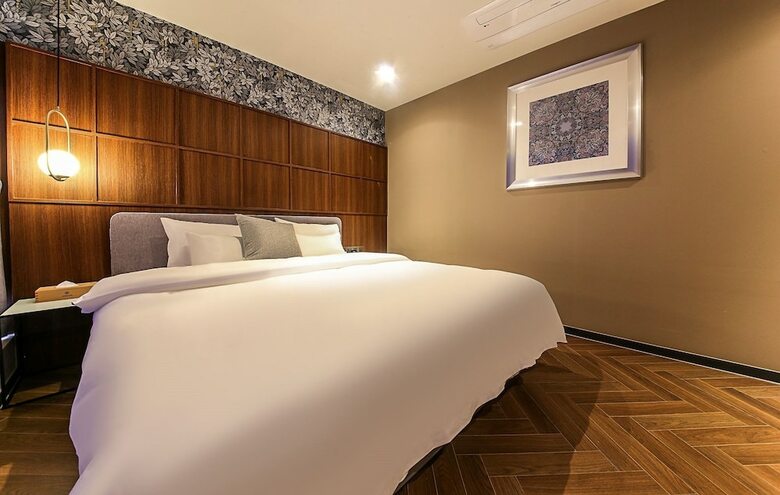 Brown Dot Hotel Nampo Chungmu