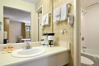 Motel Days Inn And Suites - Mobile