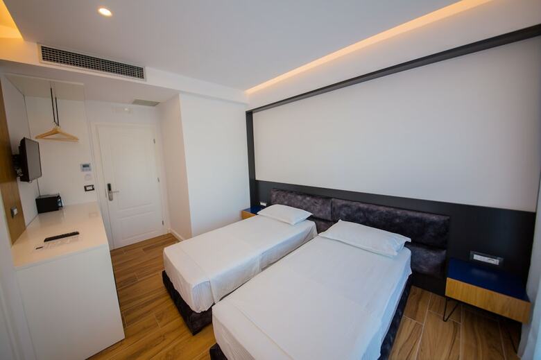 Inada Hotel