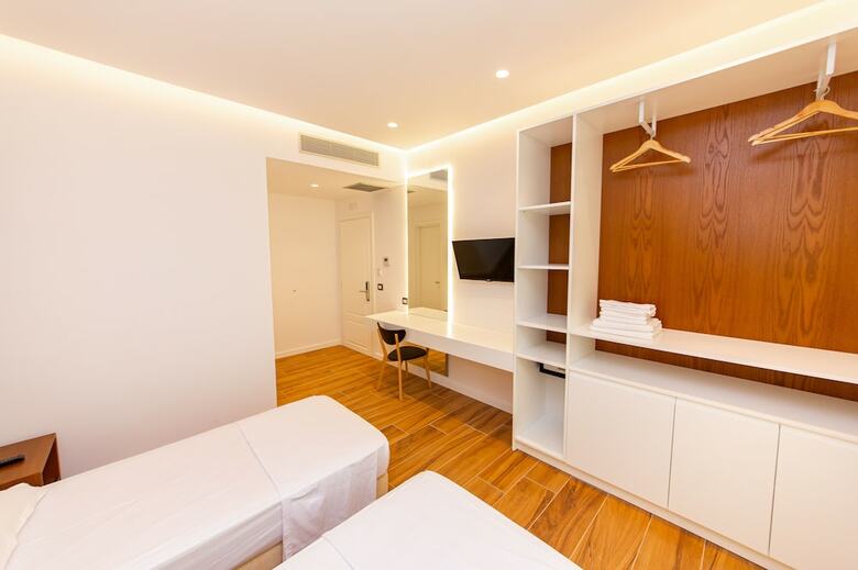 Inada Hotel