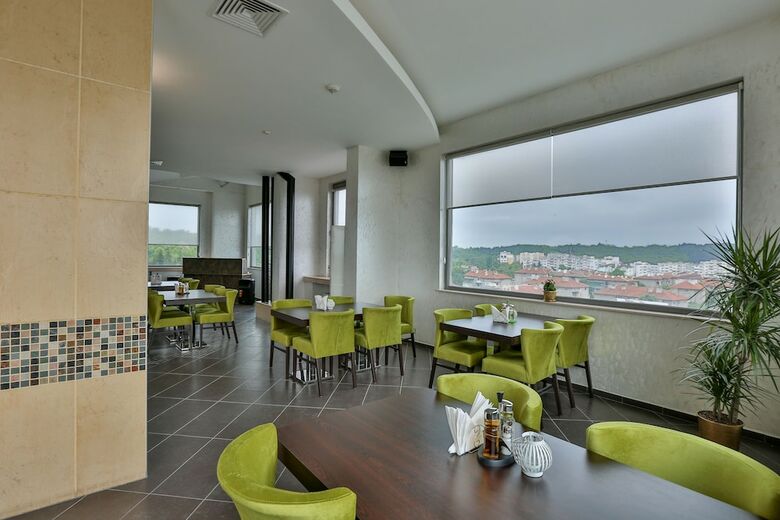Hotel Terra Europe Brontes