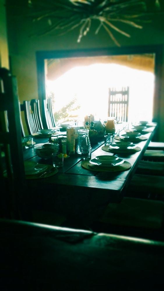Hotel Zangarna Game Lodge