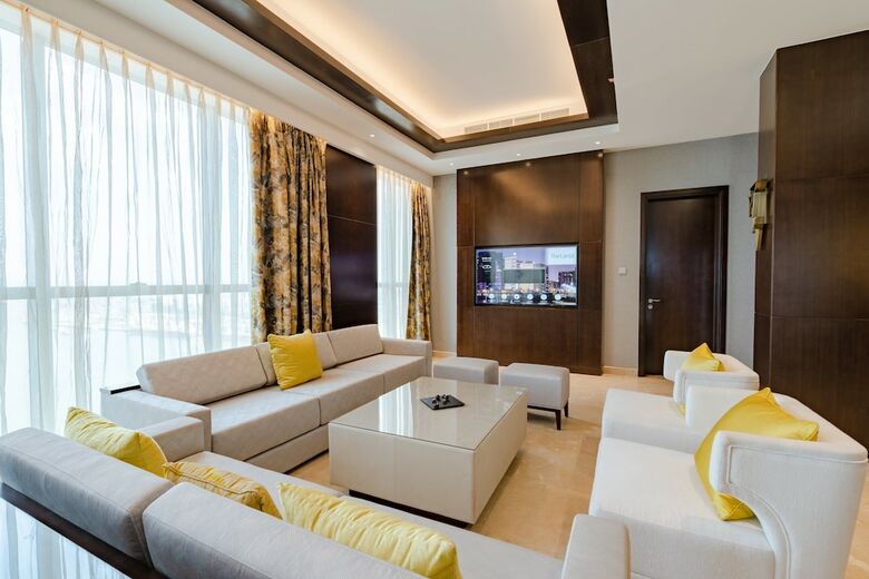 Hotel Johari Rotana