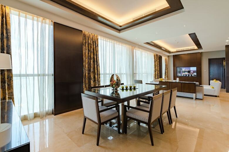Hotel Johari Rotana