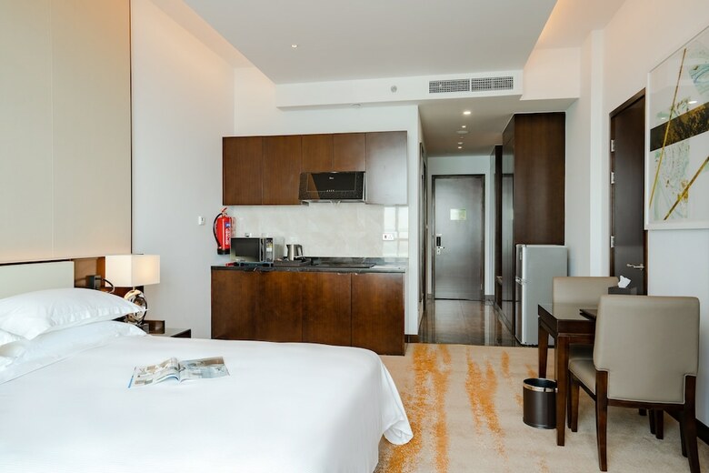 Hotel Johari Rotana