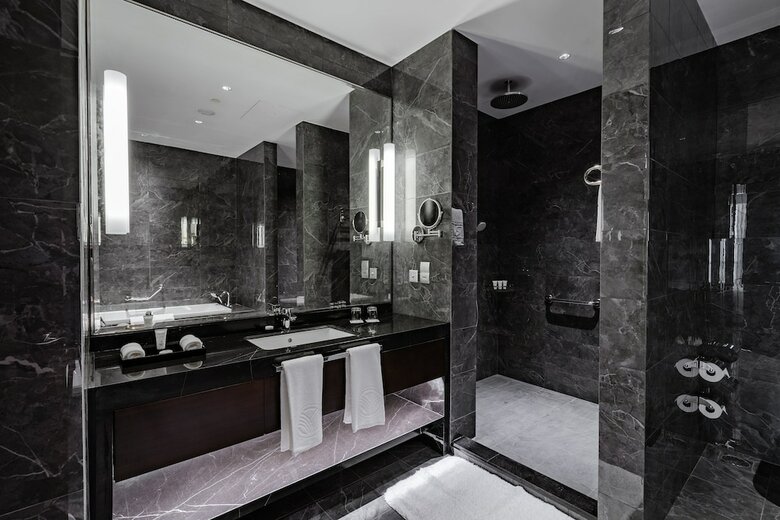 Hotel Johari Rotana