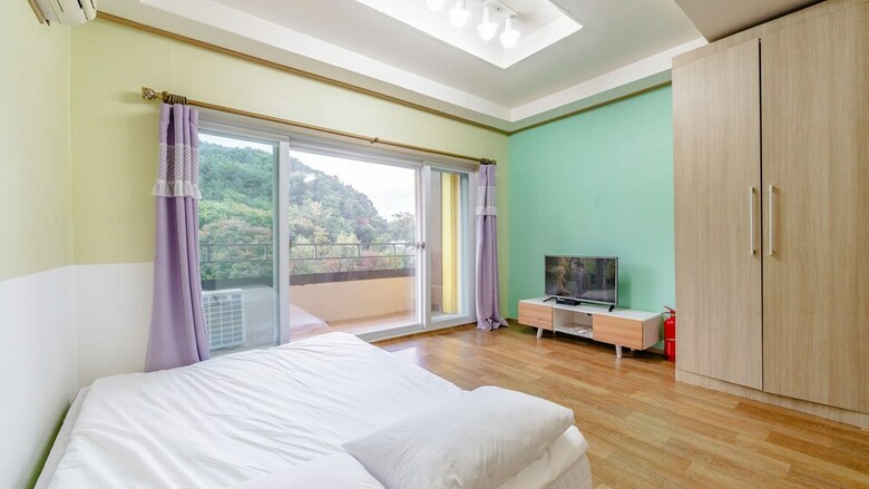 Gapyeong Saeyeon Caravan - Glamping