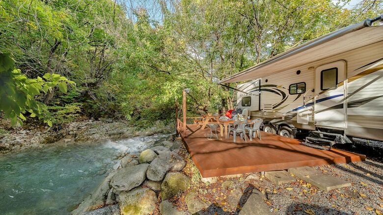 Gapyeong Saeyeon Caravan - Glamping