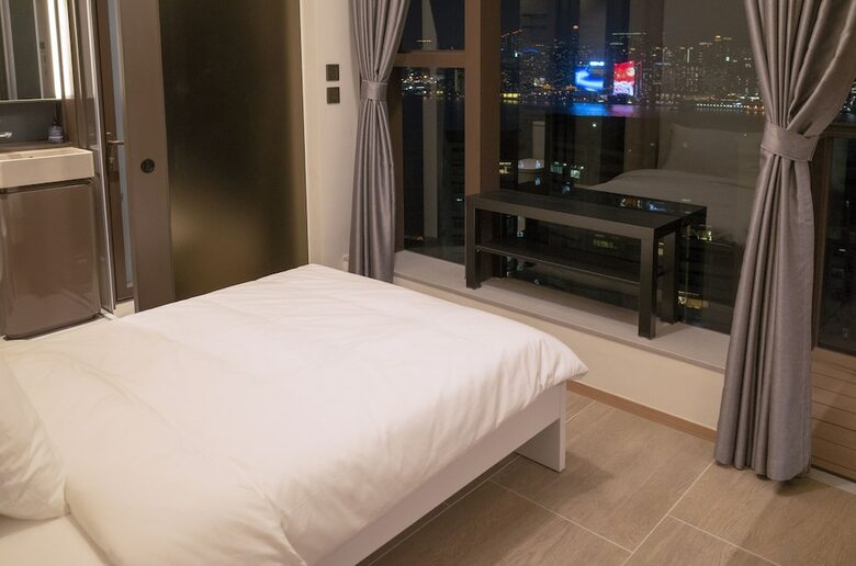Apartamentos North Point Residences