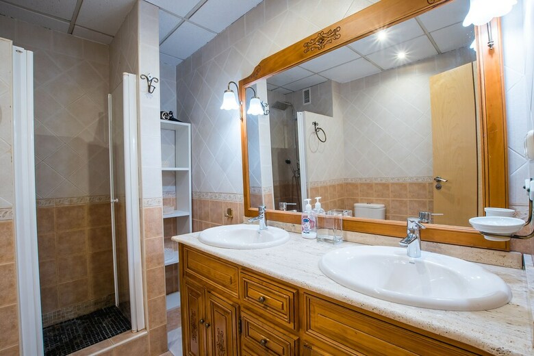 Apartamentos Qh Granada City Center Puentezuelas
