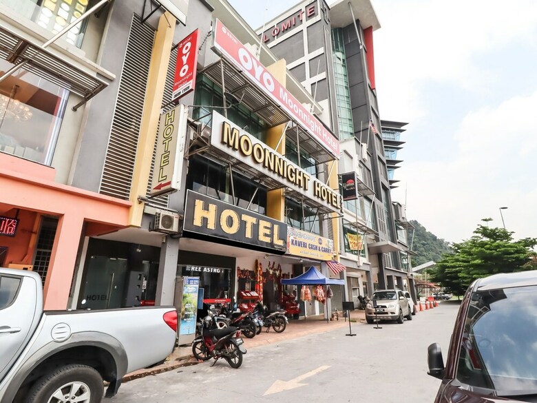 Oyo 89381 Moonnight Hotel