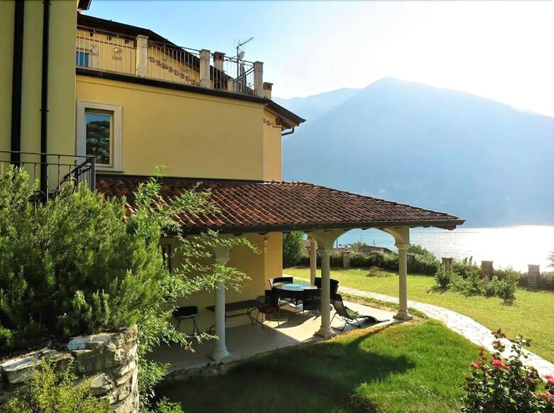 Villa Oliveto With Pool And Lake View