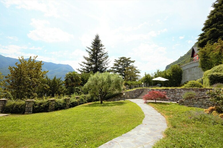 Villa Oliveto With Pool And Lake View