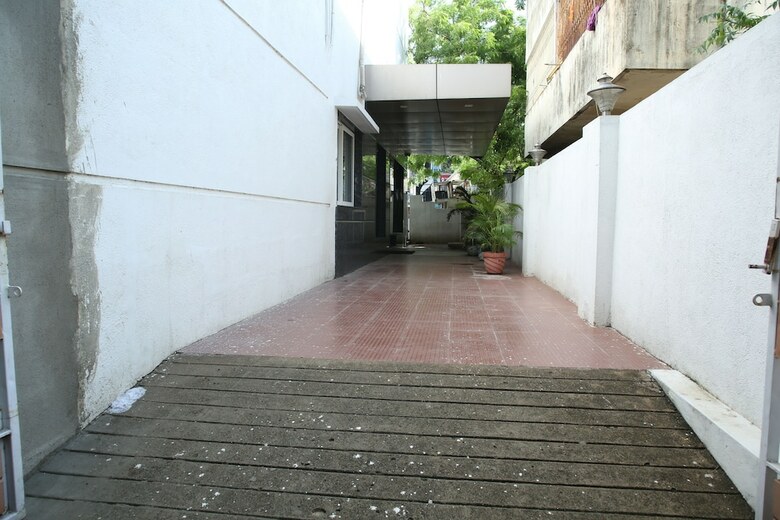 Hotel Sri Chakra Inn