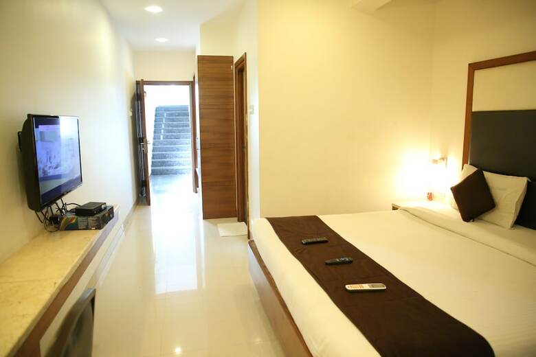 Hotel Sri Chakra Inn