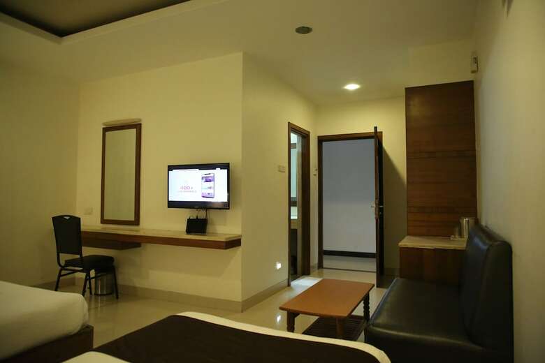 Hotel Sri Chakra Inn