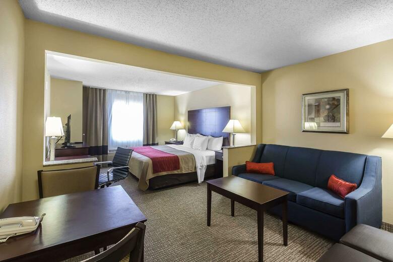 Hotel Comfort Inn & Suites