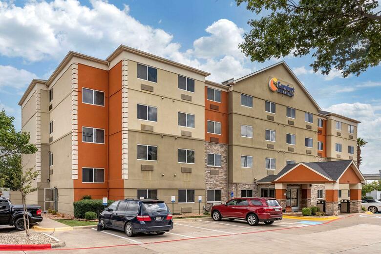 Hotel Comfort Inn & Suites