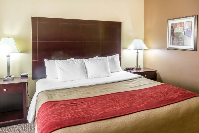 Hotel Comfort Inn & Suites