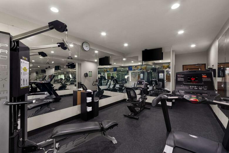 Hotel Comfort Inn & Suites