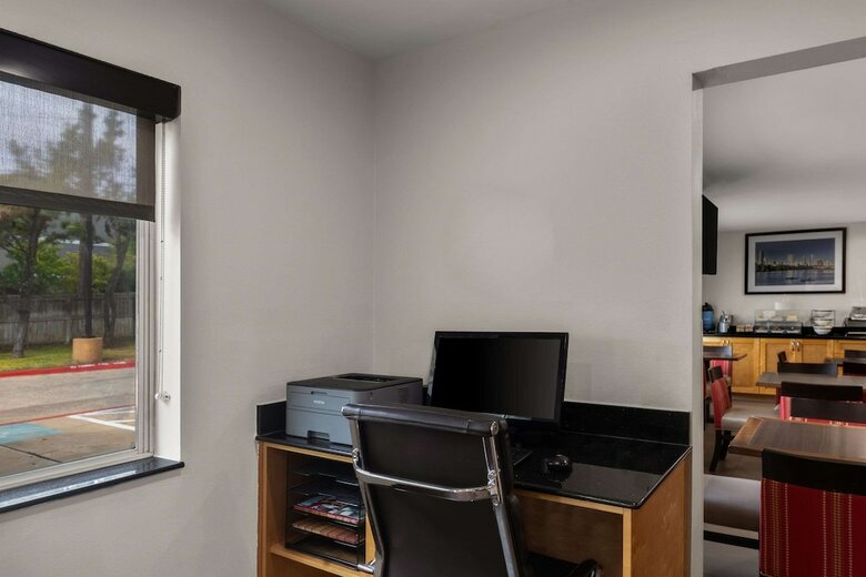 Hotel Comfort Inn & Suites