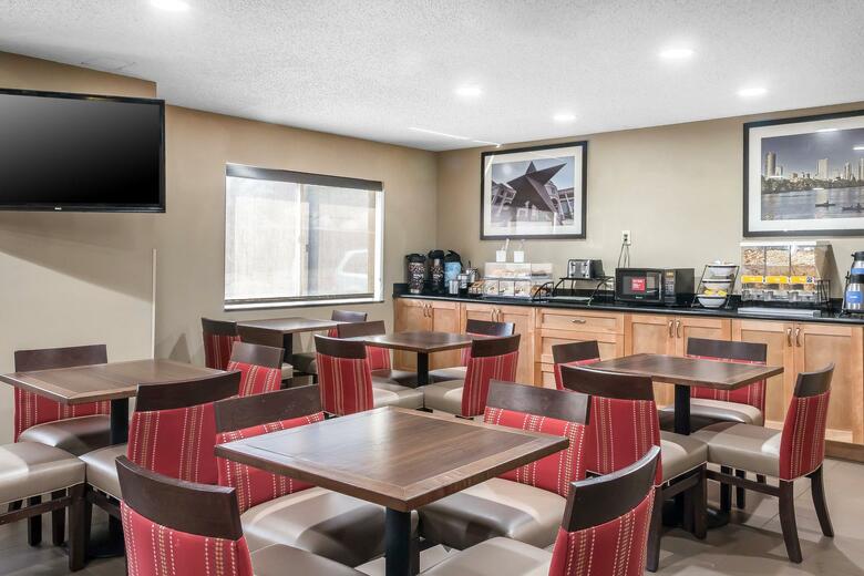 Hotel Comfort Inn & Suites