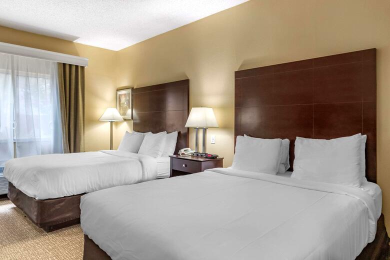 Hotel Comfort Inn & Suites