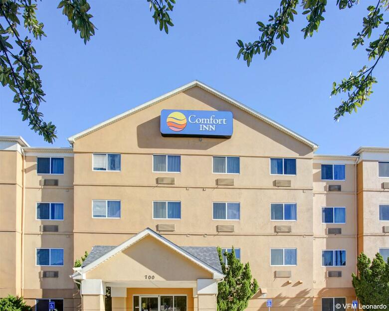 Hotel Comfort Inn & Suites