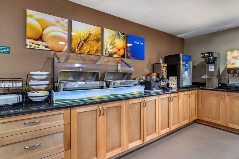 Hotel Comfort Inn & Suites