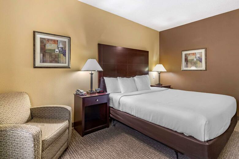 Hotel Comfort Inn & Suites