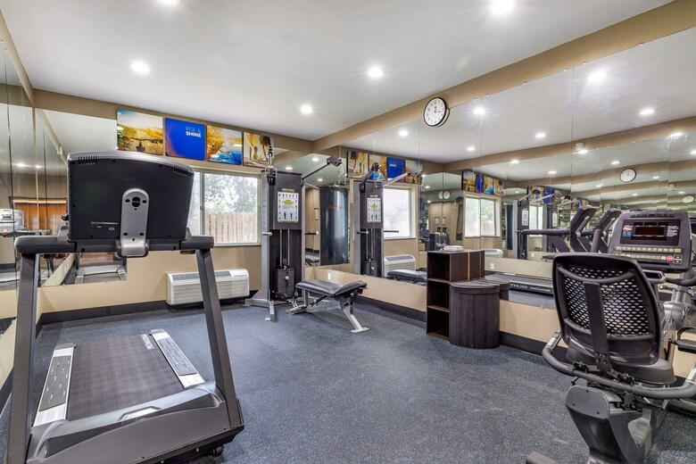 Hotel Comfort Inn & Suites