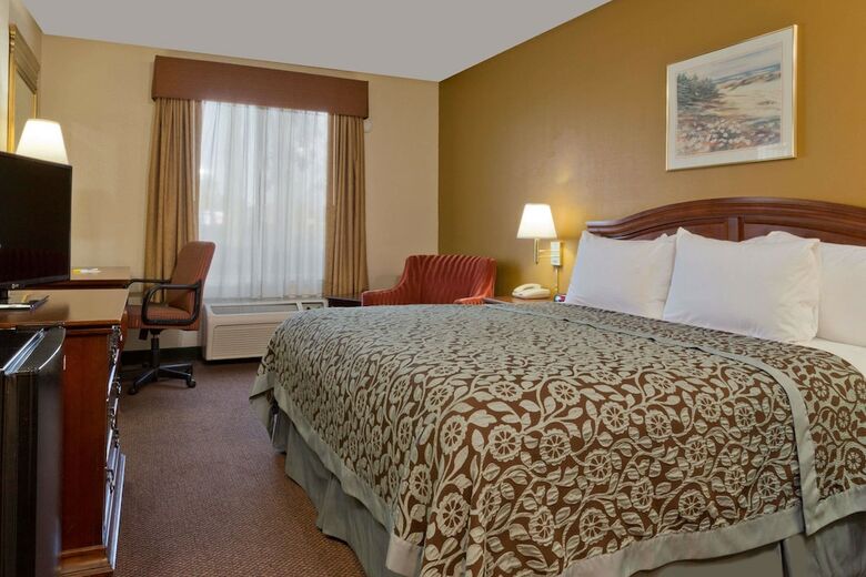 Hotel Days Inn By Wyndham Lathrop