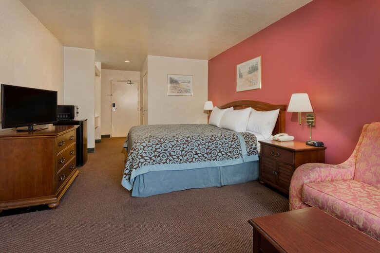 Hotel Days Inn By Wyndham Lathrop