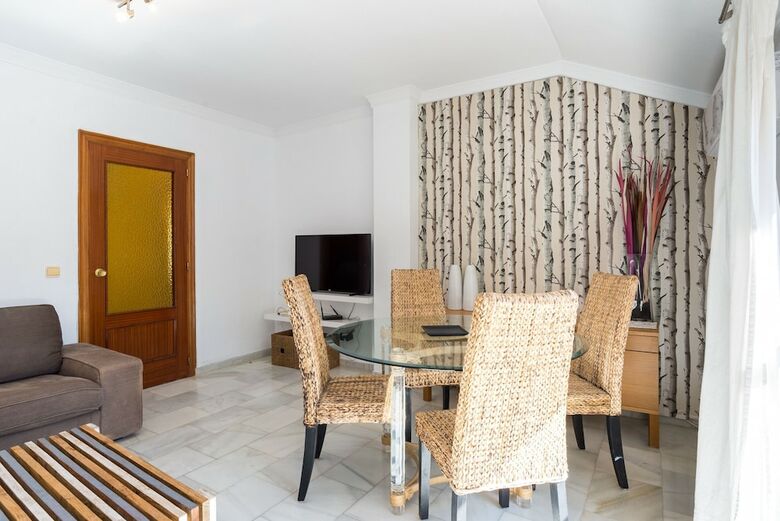 Apartamentos Lu&cia Estacion Central