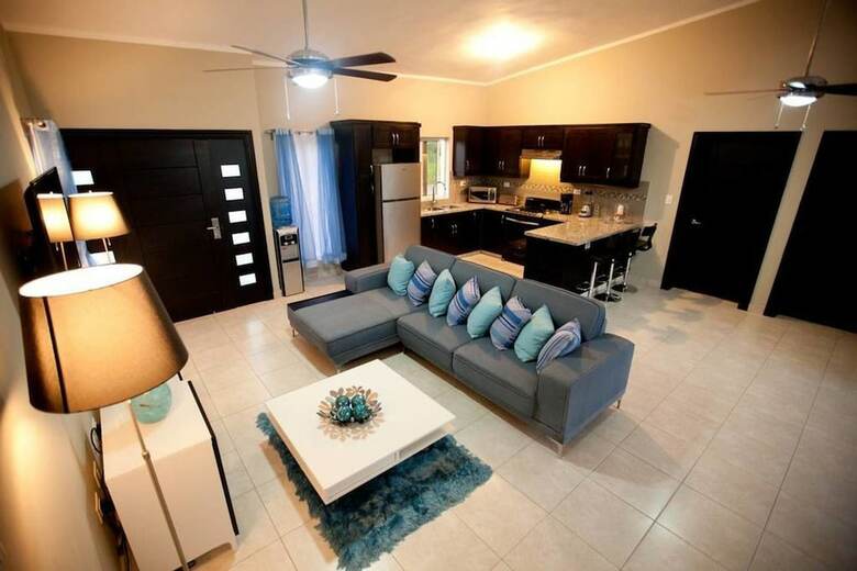Villa Stylish 3 Bedroom W/ Covered Bbq Area By The Pool